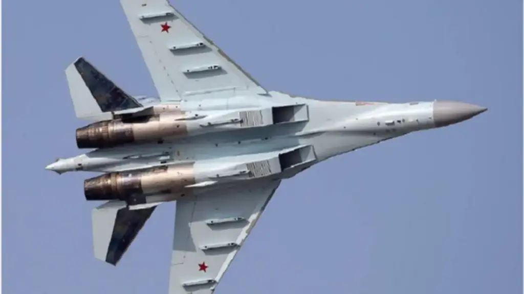 Chiến đấu cơ Su-35S Nga bắn hạ MiG-29 Ukraine cách xa 190 km?