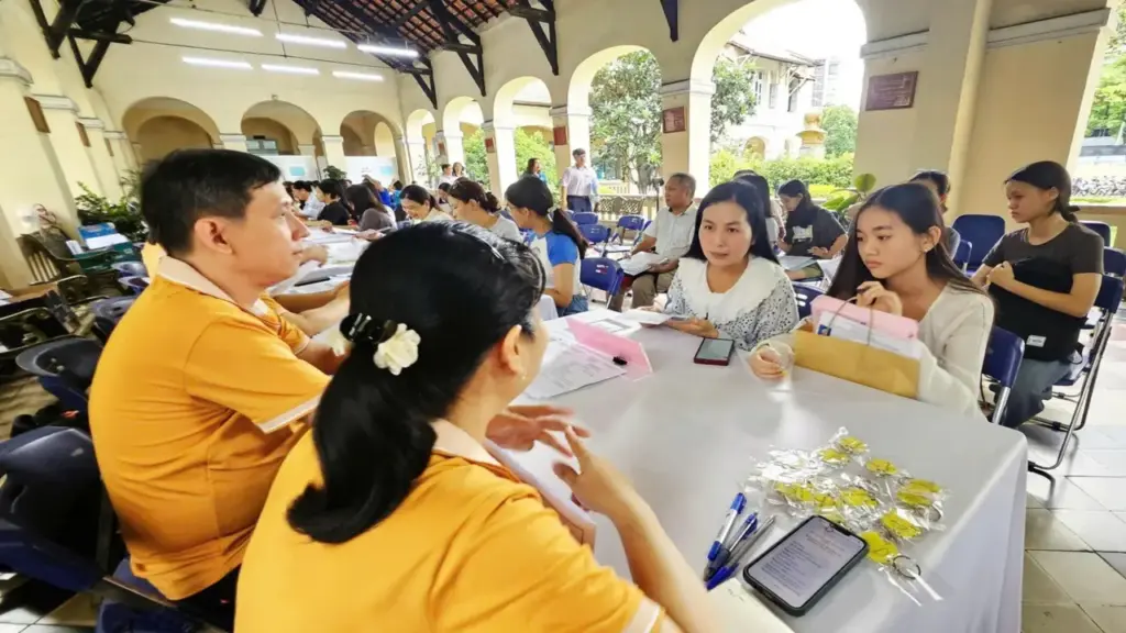 Chờ điểm chuẩn lớp 10, fanpage nhiều trường THPT bất ngờ thành nơi... gửi gắm tâm tư