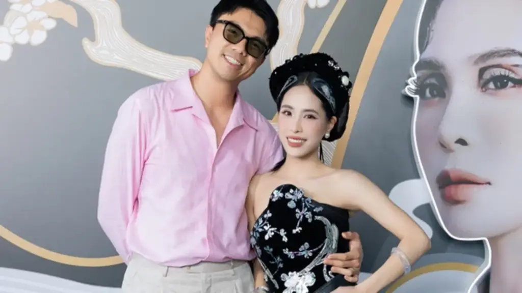 Chồng doanh nhân đến ủng hộ ca nương Kiều Anh tái xuất showbiz