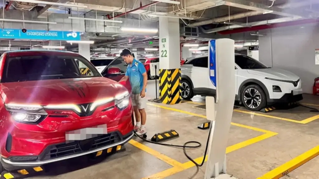 Chung cư phải có chỗ đậu, sạc xe điện