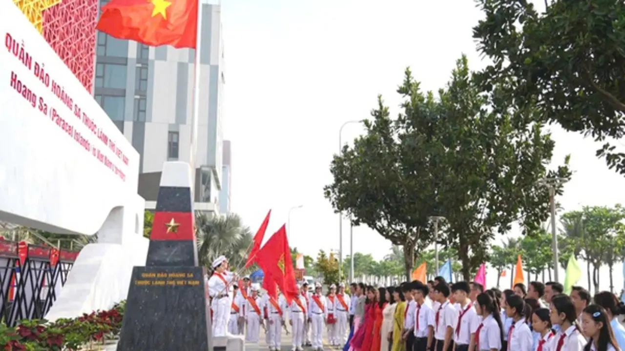 Chuyện ghi ở Chi bộ đặc khu Hoàng Sa