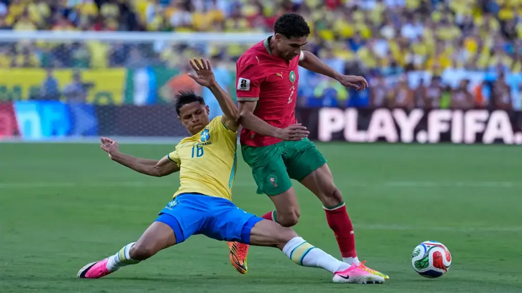 Chuyên gia Nhật Bản: '0-0 càng lâu, Brazil càng dễ mất kiểm soát'