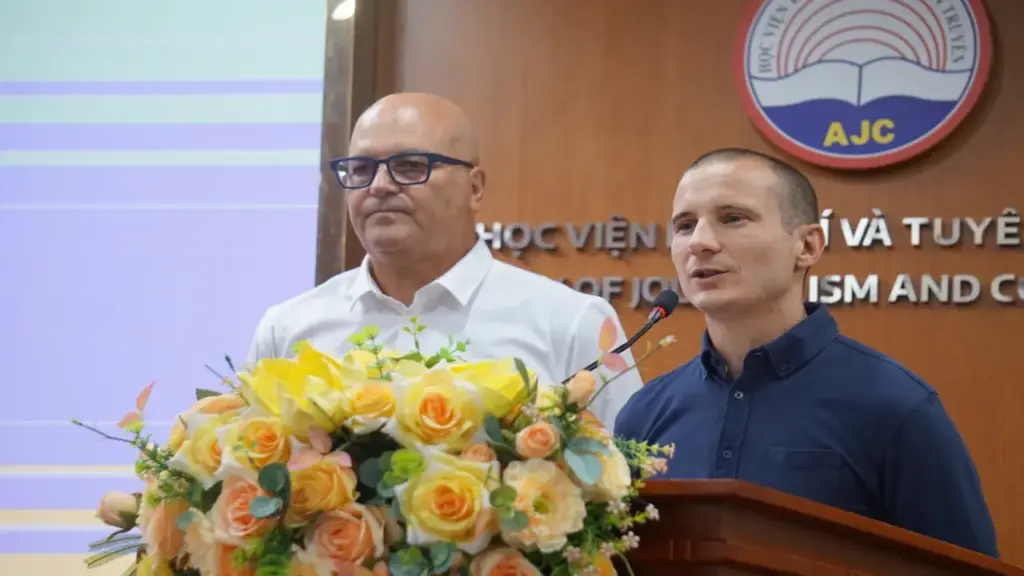 Chuyên gia Pháp: Tương lai thuộc về những người biết cách sử dụng AI