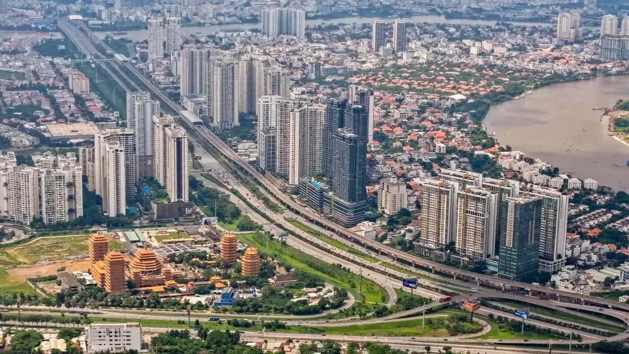 Chuyên gia: TP HCM cần nhiều đô thị vệ tinh đáng sống để giảm tải trung tâm