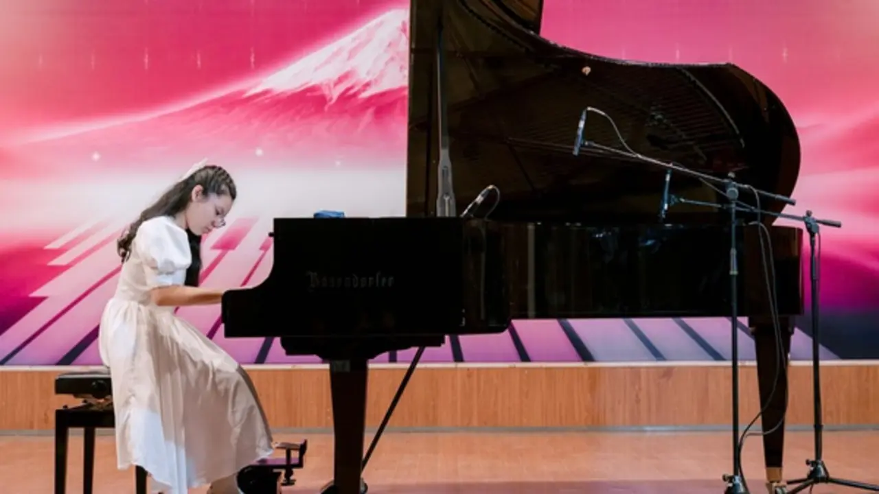 Cô bé 13 tuổi giành vé dự piano quốc tế Piara 2026