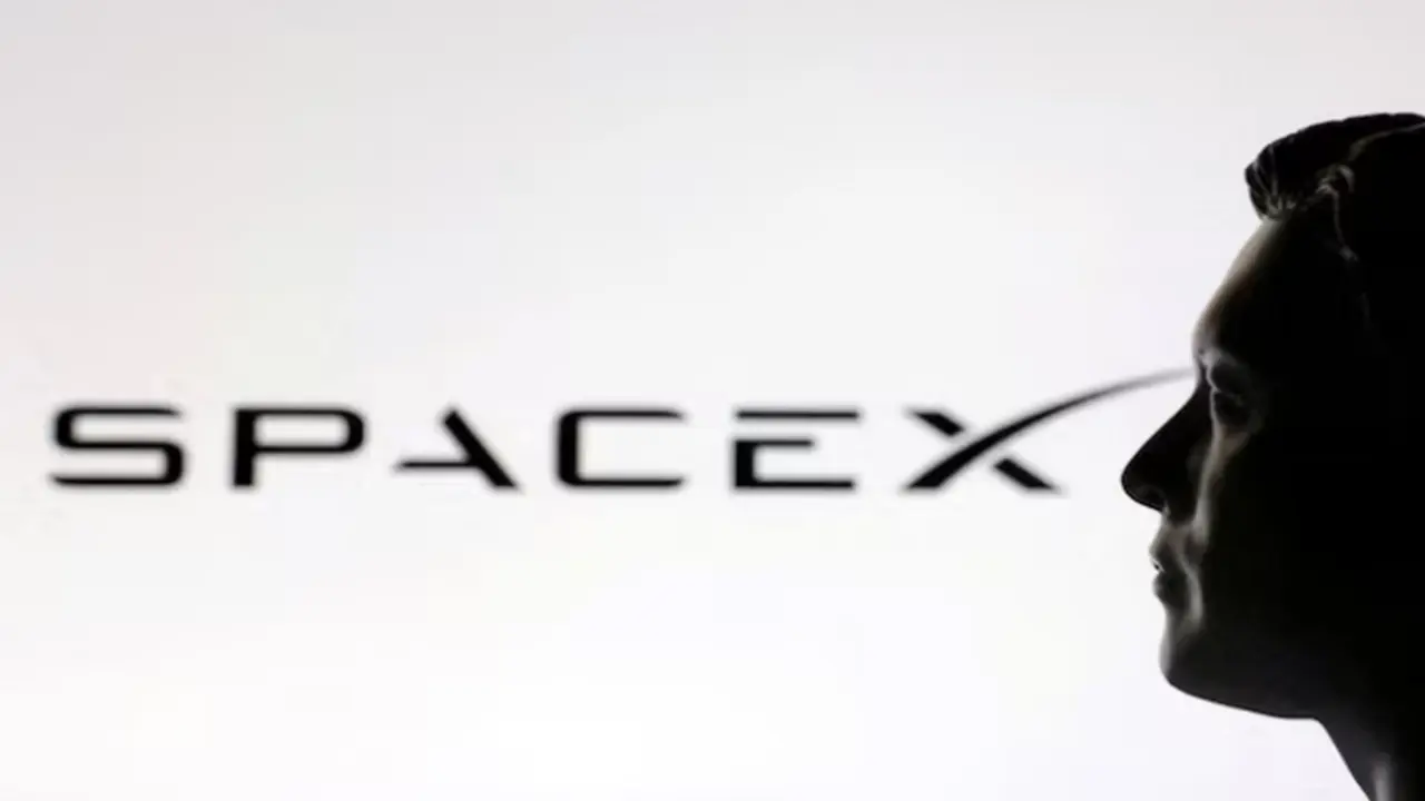 Cổ phiếu SpaceX tăng gần 40% sau hai phiên, vốn hóa vượt 2.500 tỉ USD
