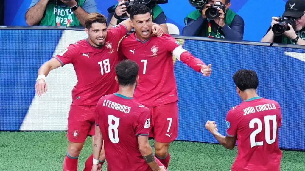 Colombia - Bồ Đào Nha: Ronaldo đá chính