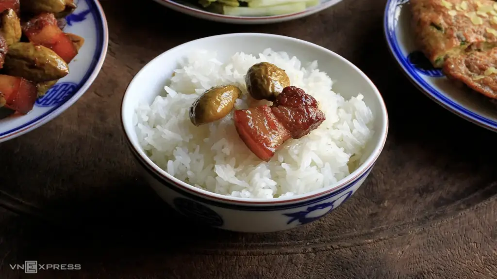Cơm trắng là 'kẻ thù' của giảm mỡ?