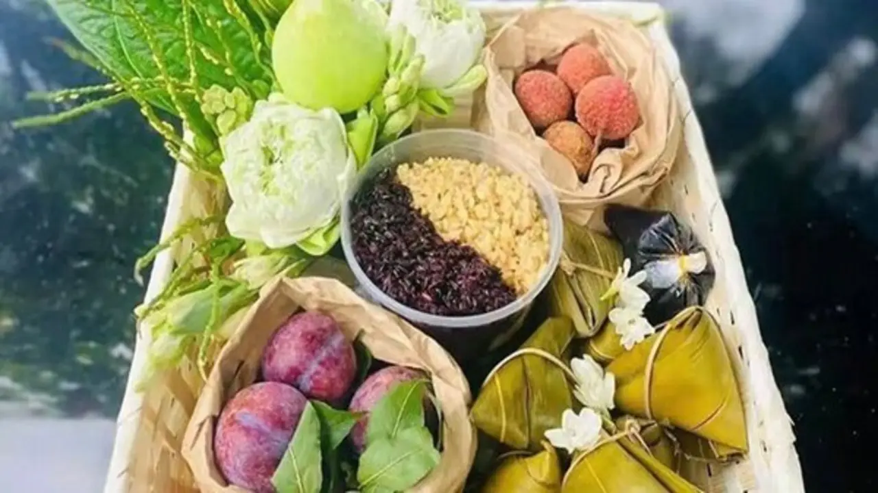 Cúng Tết Đoan ngọ 2026: Chọn đúng giờ đẹp để cầu bình an, "đón" tài lộc cho cả gia đình