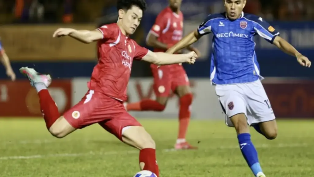Cuộc đua sinh tồn hay nhất lịch sử V-League: Becamex TP.HCM rớt hạng?