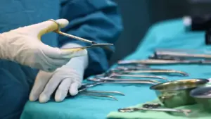 Cứu người đàn ông cương dương suốt 7 ngày
