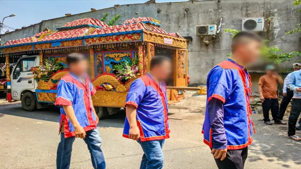 Đà Nẵng cấm rải tiền, vàng mã khi đưa tang, nhạc không mở sau 22h