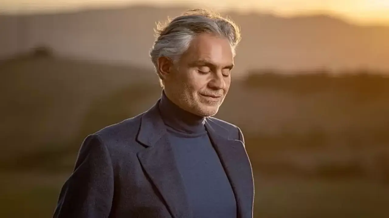 Danh ca mù Andrea Bocelli hát cổ vũ World Cup