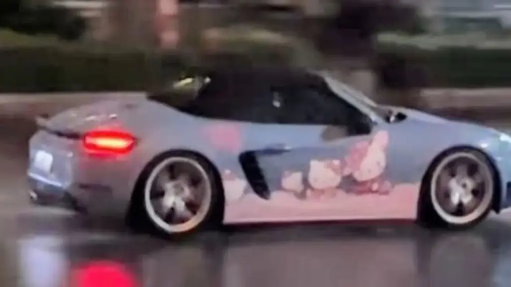 Danh tính tài xế lái ô tô Porsche gây náo loạn khu đô thị Sala