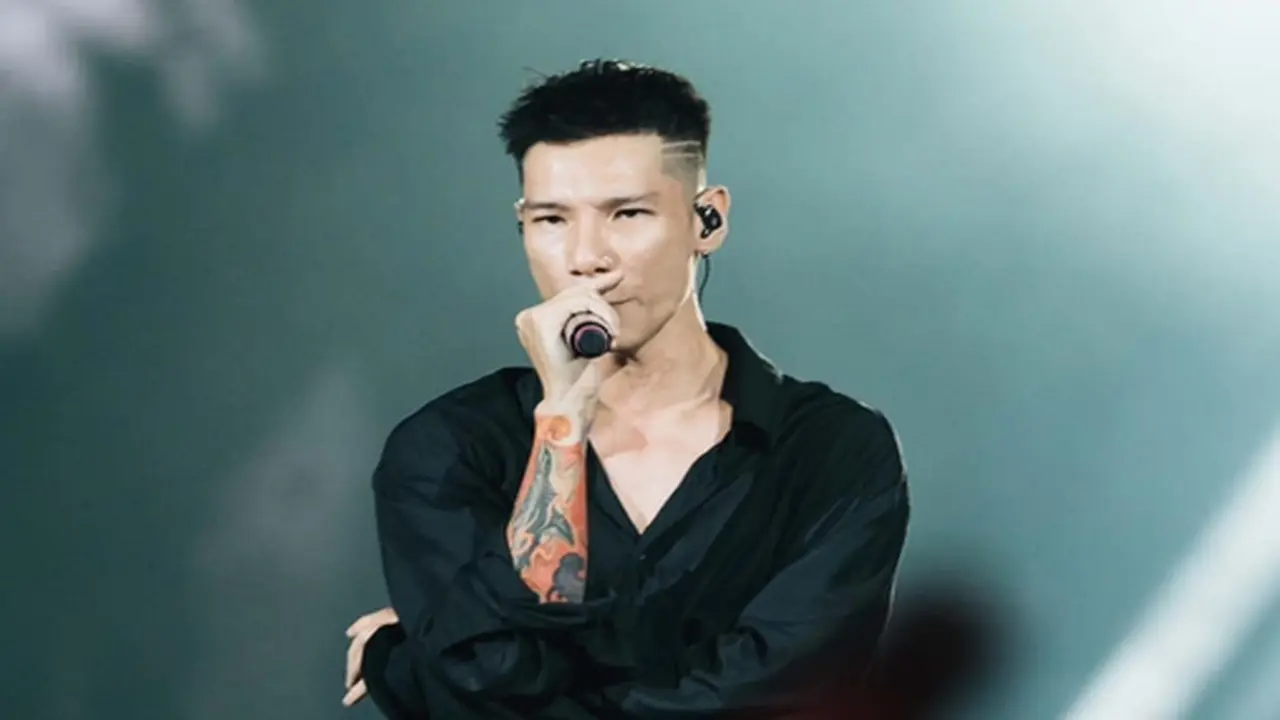 'Đánh úp' bằng album 30 ca khúc, MCK vào top 10 Spotify toàn cầu