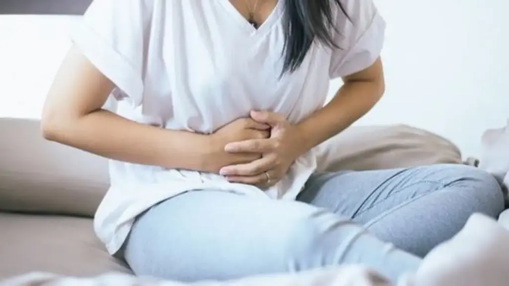 Đau bụng dữ dội, người phụ nữ 52 tuổi sốc nặng sau khi đi cấp cứu