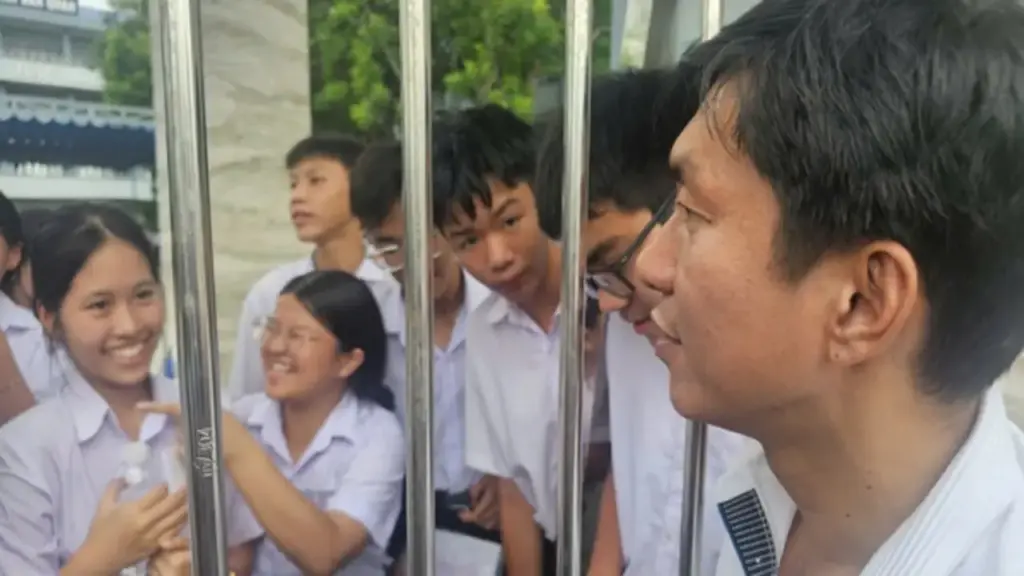 Đề toán lớp 10 TP.HCM: 'Học sinh trung bình cũng có thể 5 điểm khá dễ dàng'