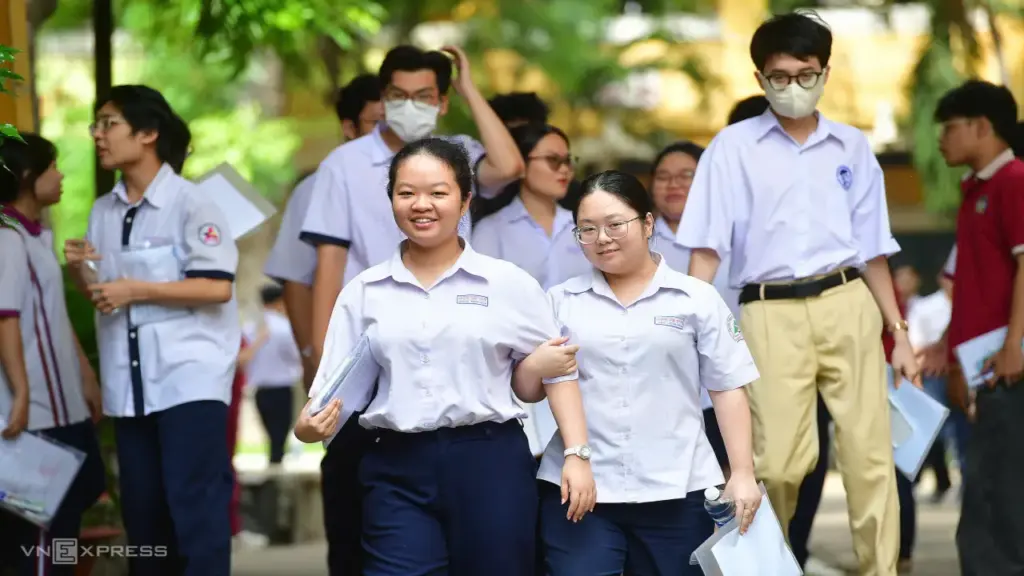 Đề và đáp án gợi ý các môn thi tốt nghiệp THPT 2026