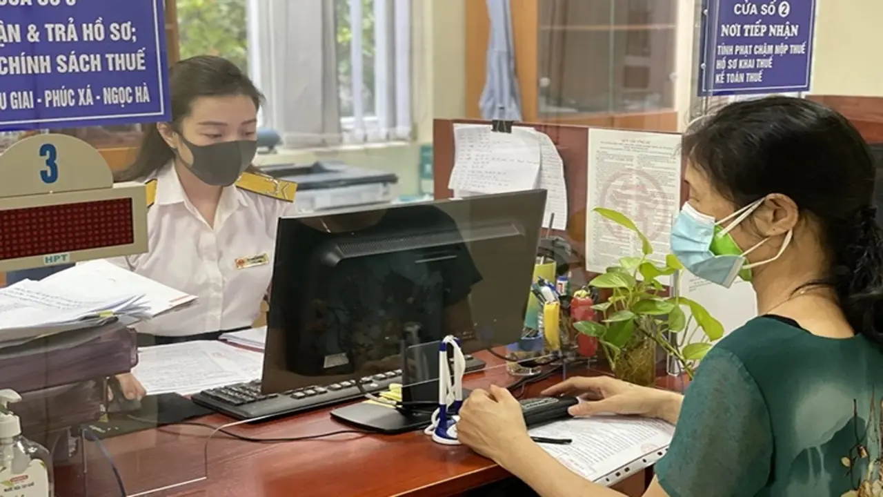 Đề xuất dừng áp dụng thu nhập đặc thù với ngành thuế, hải quan, kho bạc