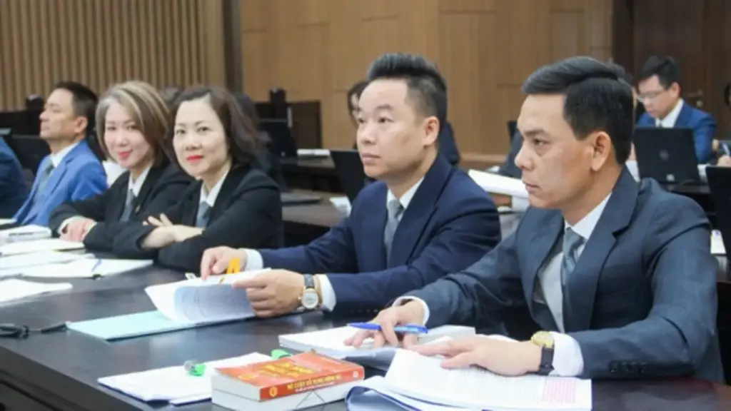 Đề xuất tiêu chuẩn mới của luật sư: Phải có 'bản lĩnh chính trị vững vàng'