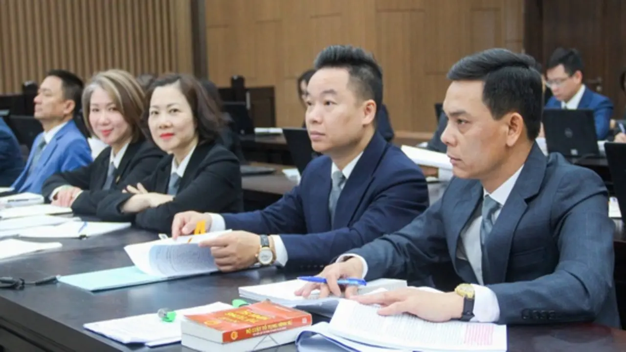 Đề xuất tiêu chuẩn mới của luật sư: Phải có 'bản lĩnh chính trị vững vàng'