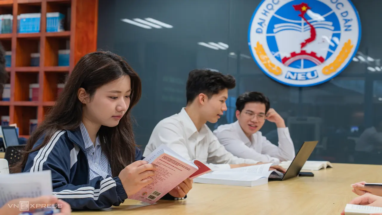 ĐH Kinh tế Quốc dân dự kiến bỏ xét kết hợp IELTS với điểm thi đánh giá năng lực