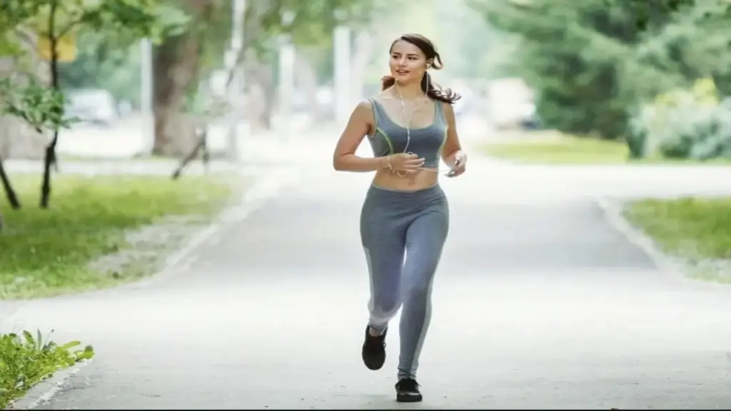 Đi bộ 1 giờ mỗi ngày có giúp giảm cân?