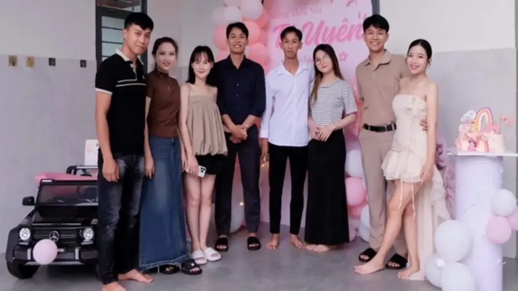 Đi thăm chị dâu đẻ ai ngờ chuyển dạ: 4 nàng dâu làm 'đảo lộn' nhà chồng