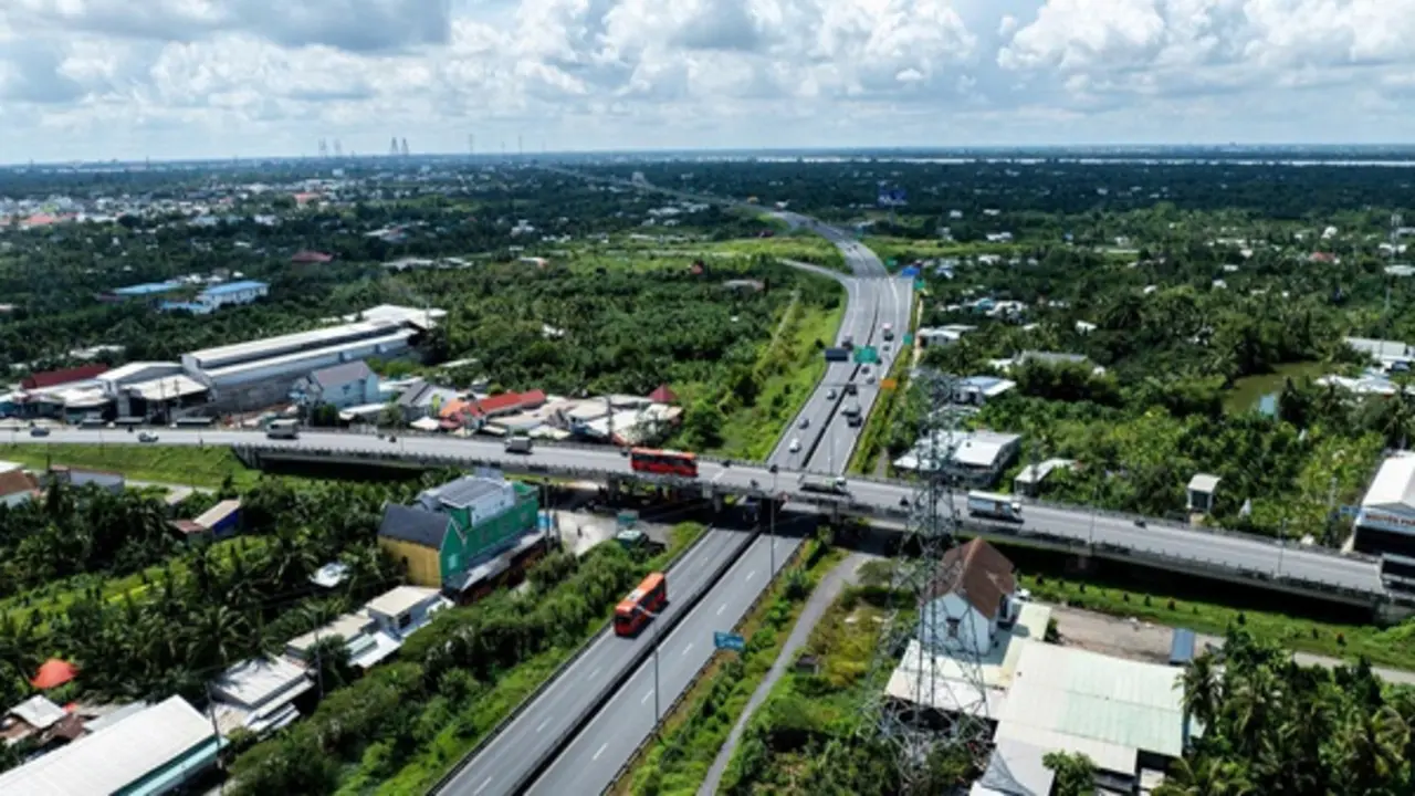 Đi từ Bắc vào Nam rút ngắn 30% thời gian nhờ cao tốc