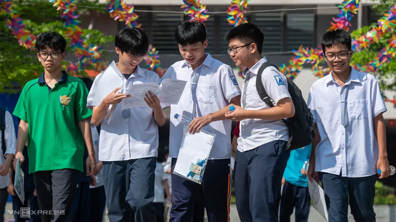 Điểm chuẩn lớp 10 chuyên của Hà Nội cao nhất 43,75/50