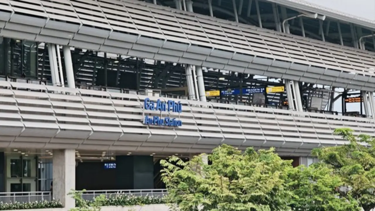 Điện đi trước, metro theo sau...