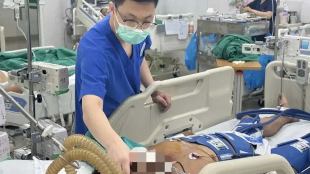 Điện giật ngừng tim, bệnh nhân được cứu sống nhờ ép tim liên tục