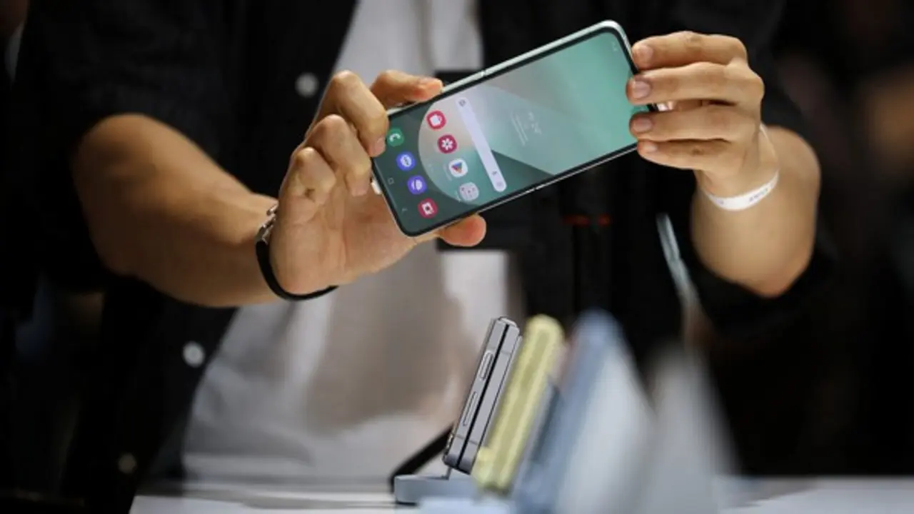 Điện thoại Samsung dùng được bao lâu trước khi cần thay mới?