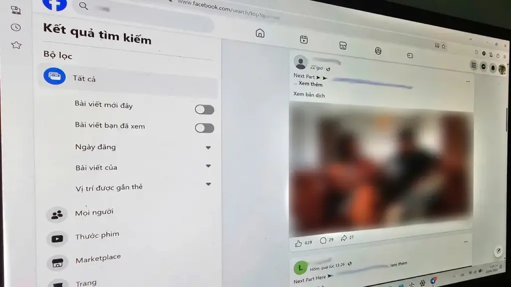 Đỏ mặt vì Facebook hiển thị video khiêu dâm khi tìm kiếm từ khóa quen thuộc