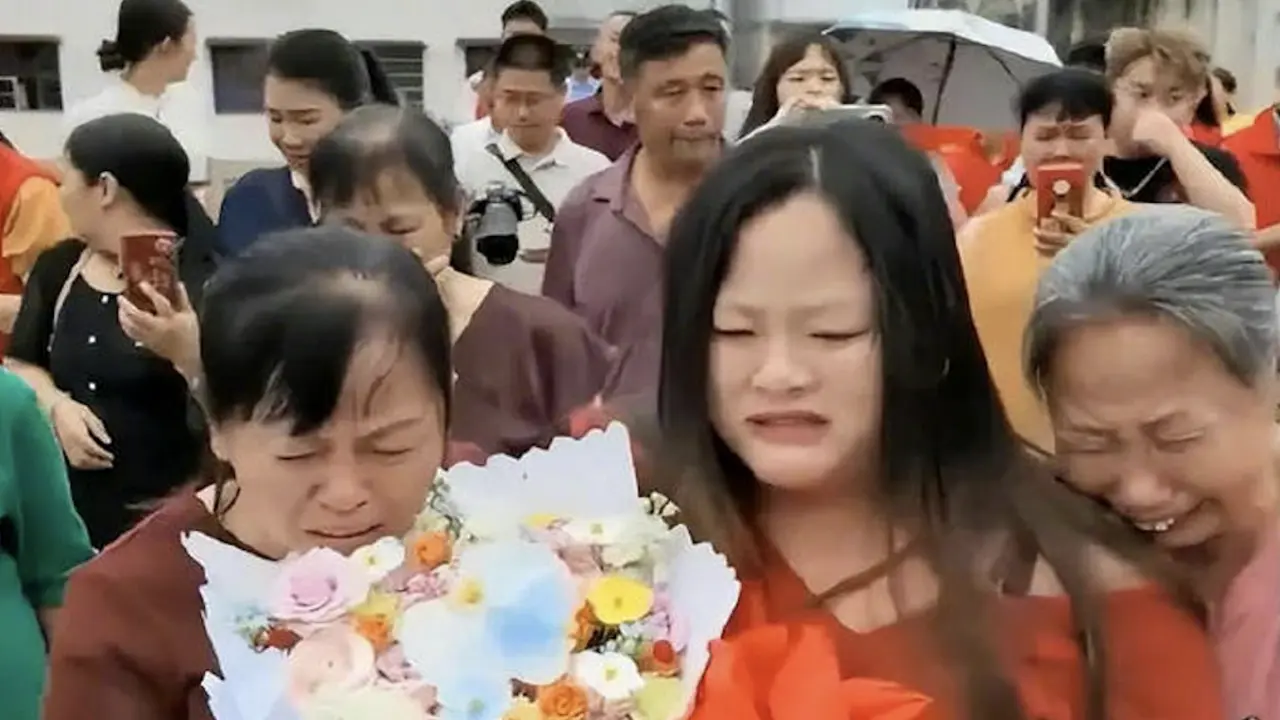 Đoàn tụ sau 22 năm bỏ nhà đi vì sợ bố mẹ mắng