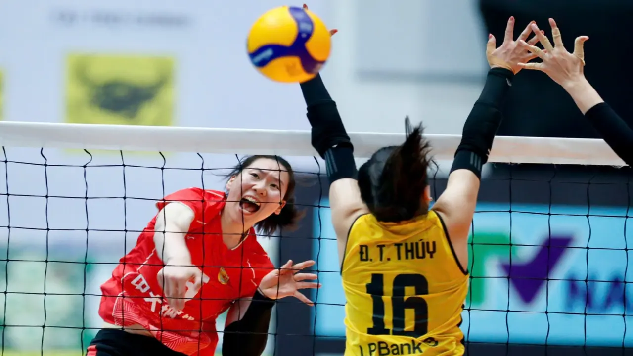 'Đối chuyền xuất sắc' ở Cúp VTV9 - Bình Điền được lên tuyển bóng chuyền nữ Trung Quốc