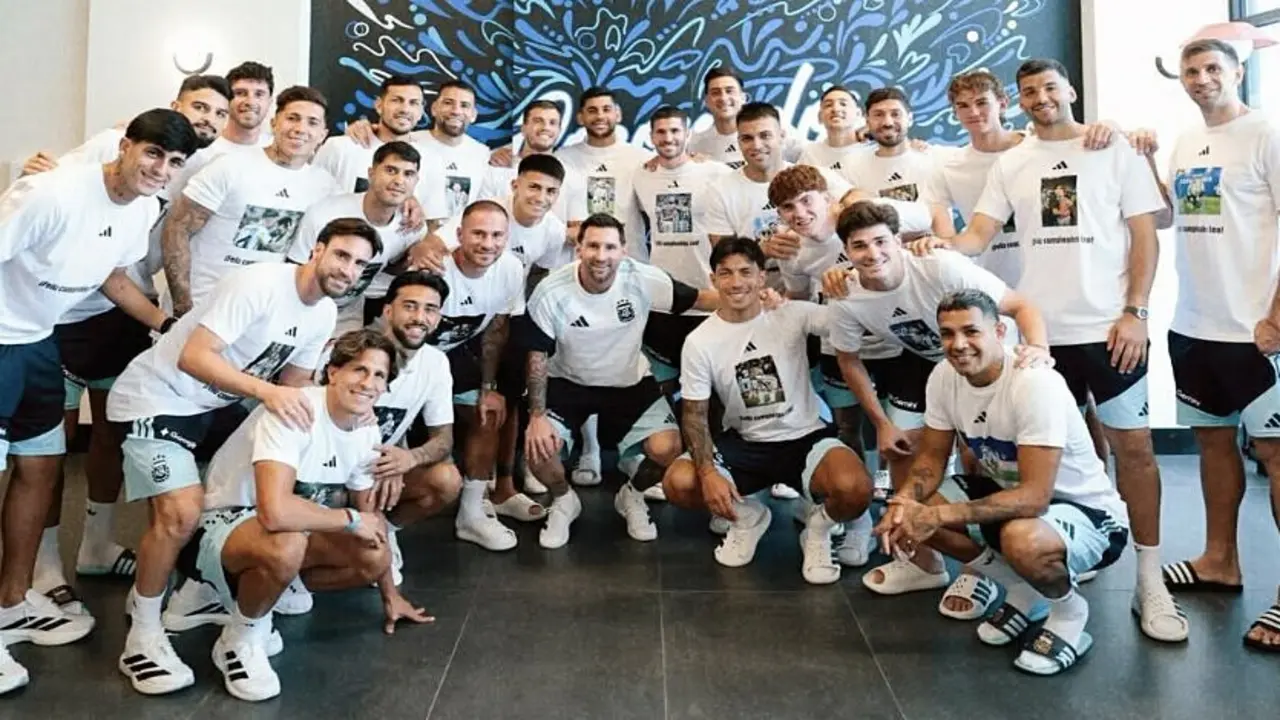 Đồng đội gây bất ngờ trong ngày sinh nhật Messi