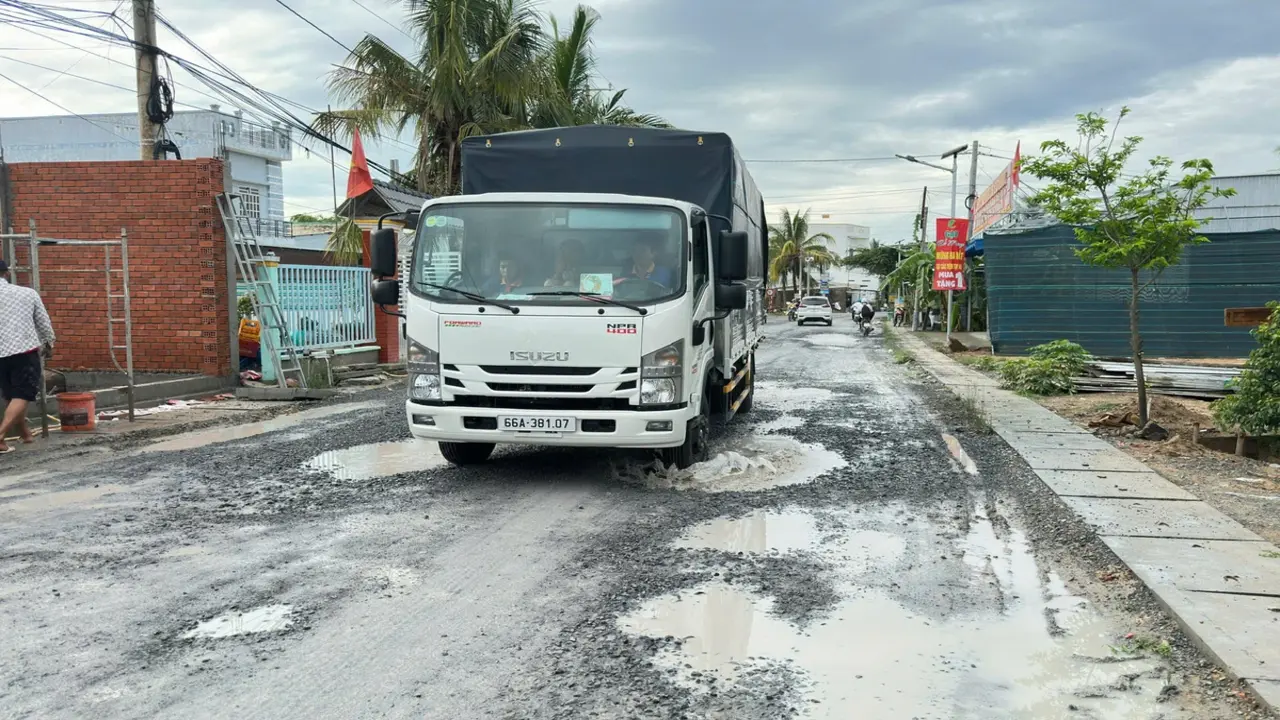 Đồng Tháp đề nghị đẩy nhanh tiến độ sửa chữa quốc lộ 30 đi cửa khẩu Dinh Bà