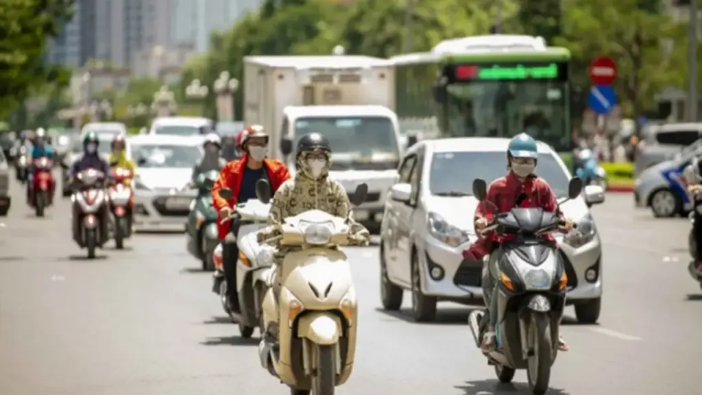 Đợt nắng nóng lần này có gì bất thường khiến miền Bắc oi bức suốt ngày đêm?