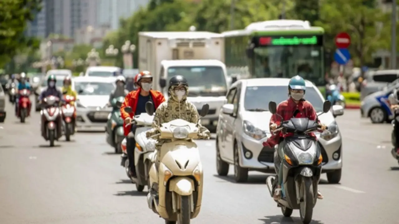 Đợt nắng nóng lần này có gì bất thường khiến miền Bắc oi bức suốt ngày đêm?