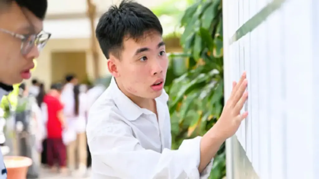 Dự báo phổ điểm thi tốt nghiệp THPT 2026: Điểm chuẩn đại học sẽ biến động thế nào?