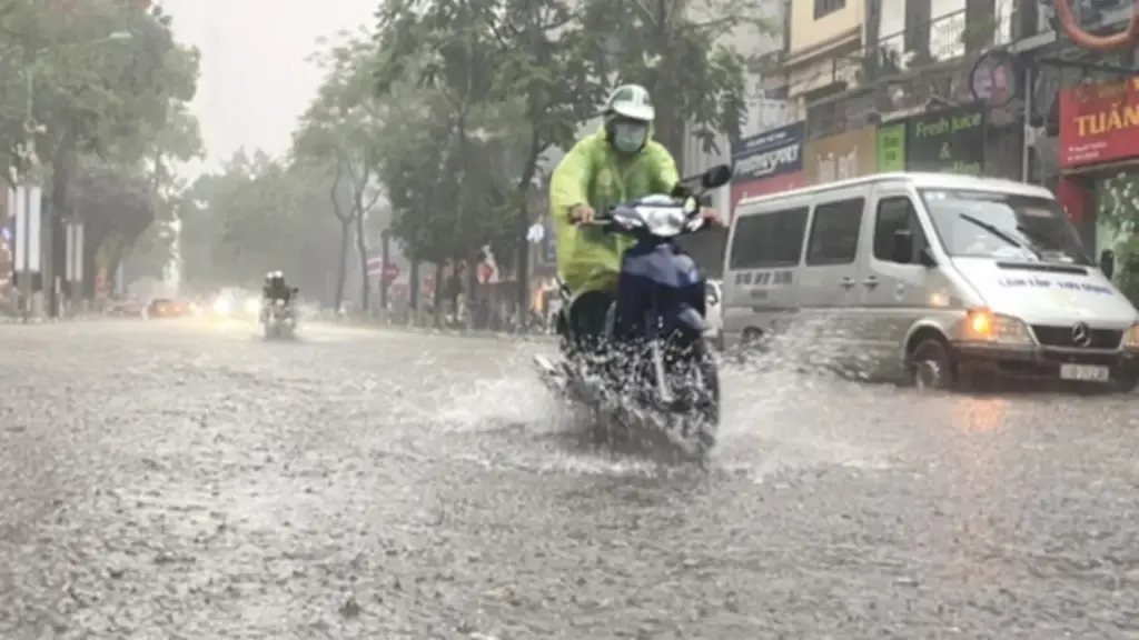 Dự báo thời tiết 30/6: Miền Bắc tiếp tục đón mưa to sầm sập, cảnh báo thời tiết nguy hiểm