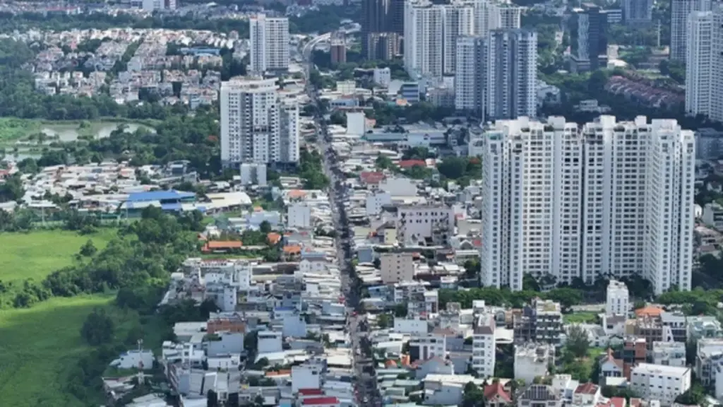 Đường Lê Văn Lương hơn 10 km ở TP.HCM sẽ mở rộng gấp 6 lần?