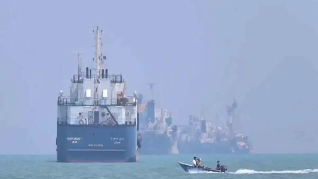 Eo biển Hormuz mở cửa lại, giá dầu khi nào 'về bờ'?