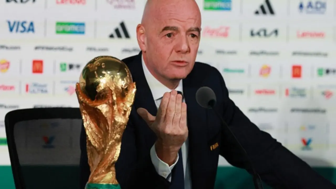 FIFA bất ngờ muốn đổi luật giữa World Cup, Chủ tịch Infantino lên tiếng về tranh cãi