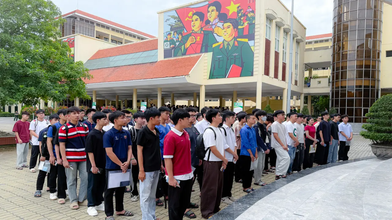 Gần 23.000 thí sinh dồn lực vào kỳ thi của Bộ Quốc phòng