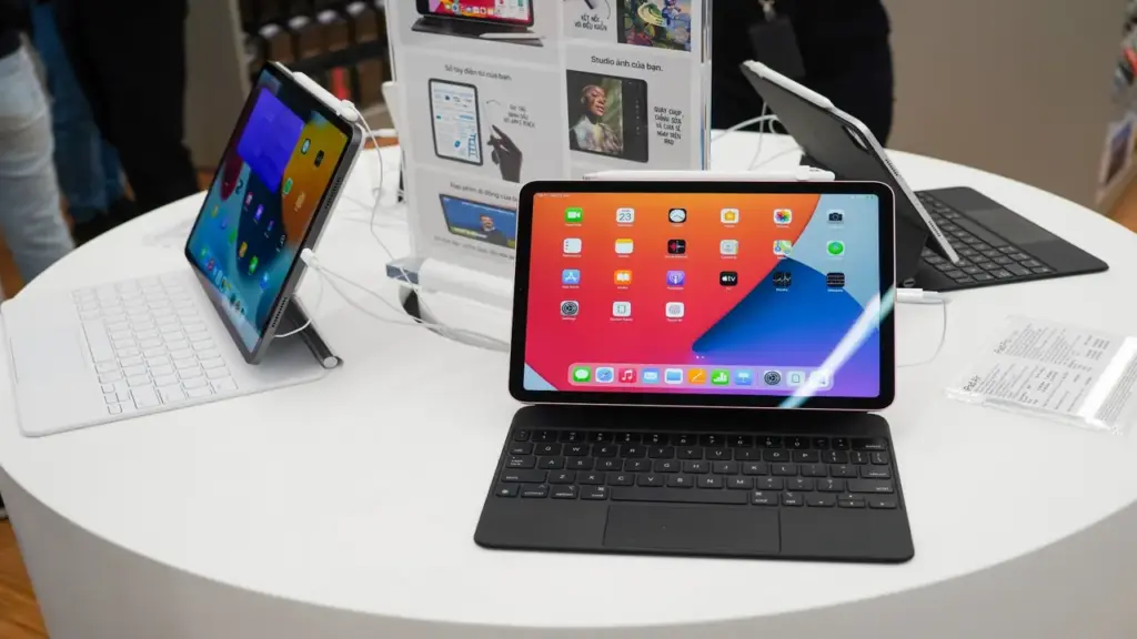 Giá iPad, MacBook tăng tiền triệu tại Việt Nam