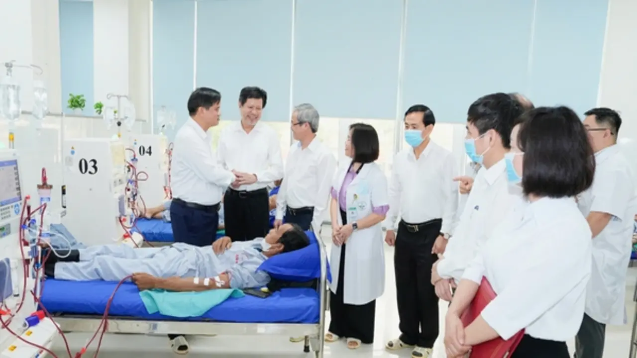Giải pháp bền vững tránh “bẫy nghèo” chi phí y tế