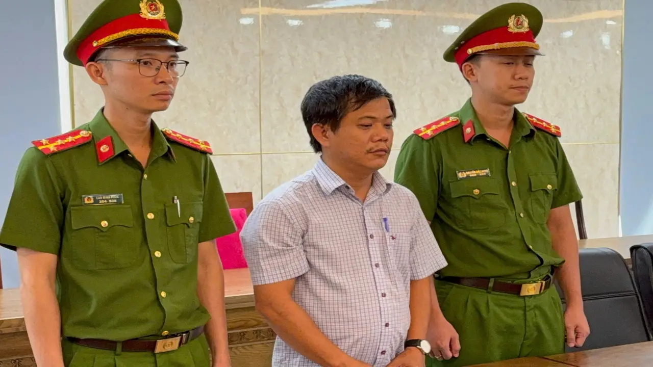 Giám đốc công ty du lịch vờ tổ chức tour để chiếm đoạt hàng trăm triệu đồng