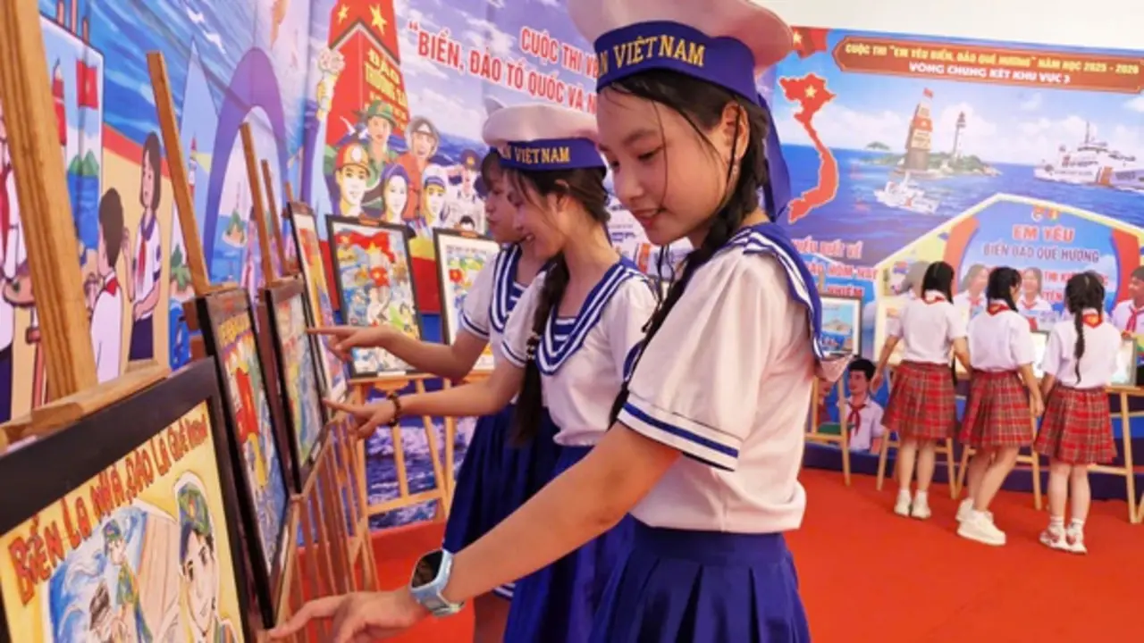 Gieo mầm tình yêu biển, đảo cho hơn 90.000 học sinh